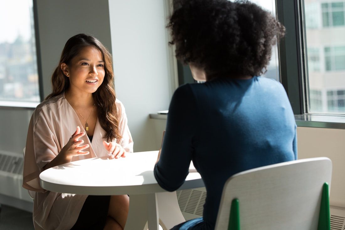 A warm one-on-one cannabis coaching conversation
